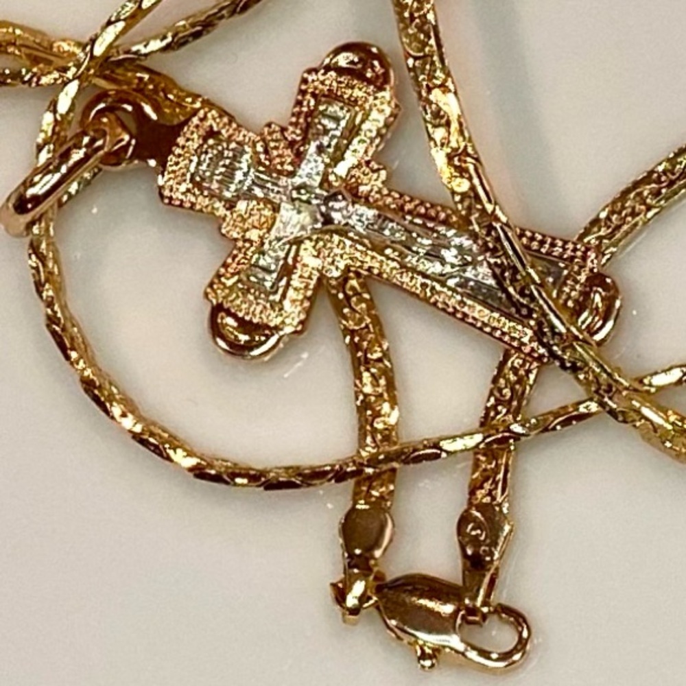 Gold plated 18k Cross Pendant Necklace 26” - Picture 17 of 17